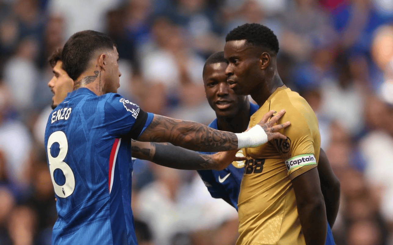 包含英超转会期走向成谜；切尔西更衣室发声；气氛紧张；数据趋势出现新变化的词条