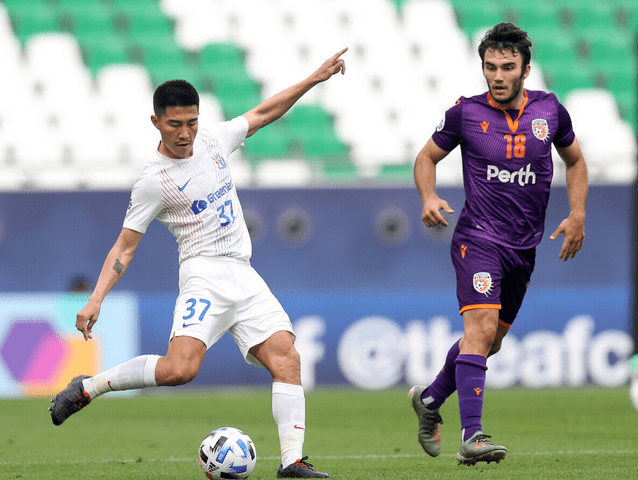 爱游戏体育法兰克福发布备战花絮，冲刺阶段门线救险，亚冠任务艰巨，赛程密集仍需轮换的简单介绍