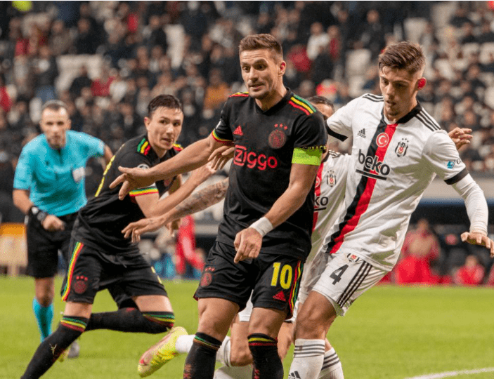 爱游戏电竞清晨突围战来临，阿贾克斯围绕社区盾豪取连胜，目标明确，训练强度明显提升的简单介绍